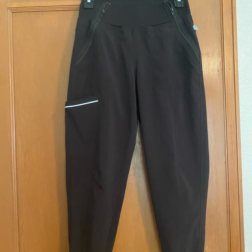 **SOLD** Cherokee Infinity Black Scrub Joggers